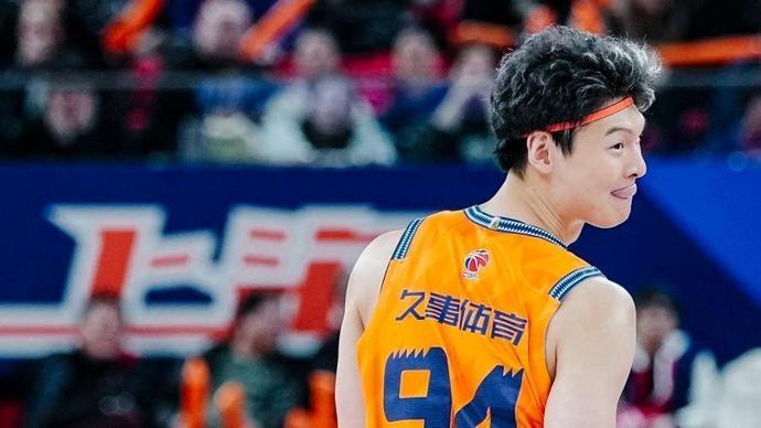 在线娱乐-王哲林的32岁生日愿望：希望有一天，我们可以站上那个领奖台