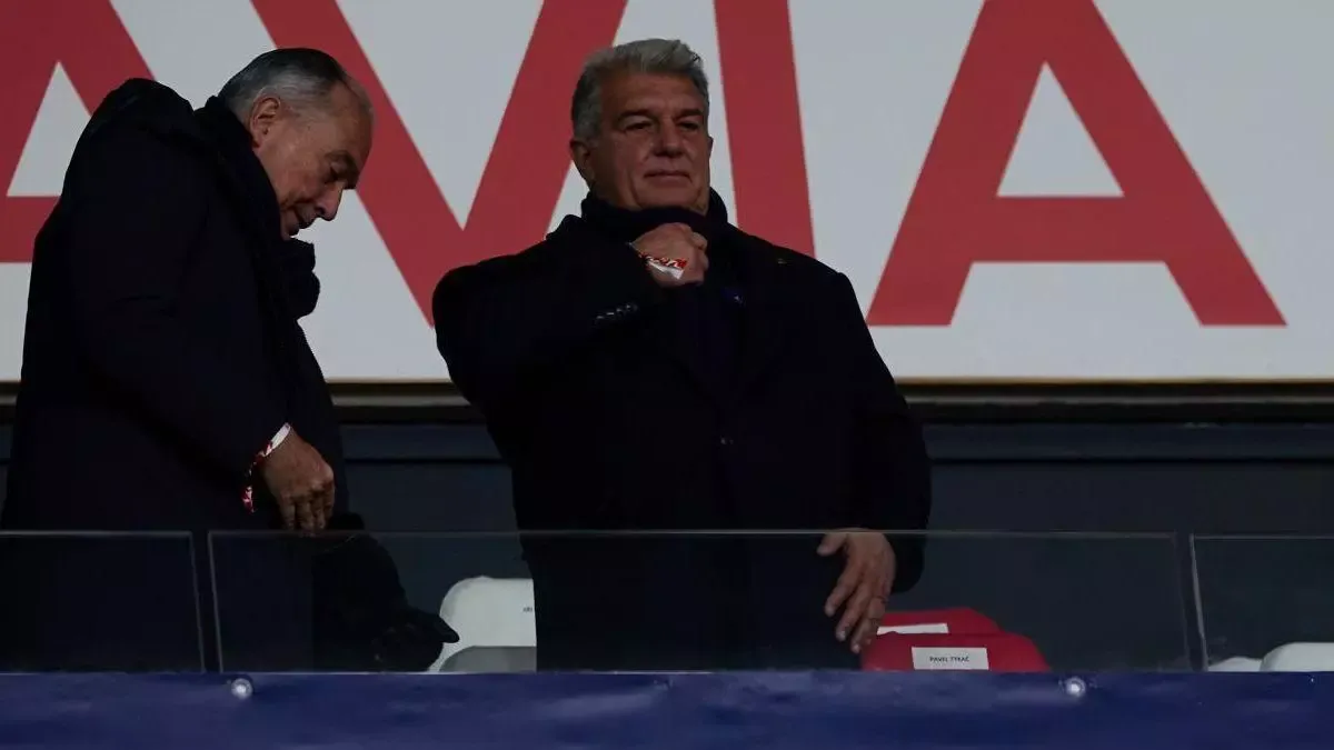 运气游戏-每体：拉波尔塔是包厢里最乐观的人，他坚信巴萨能够逆转